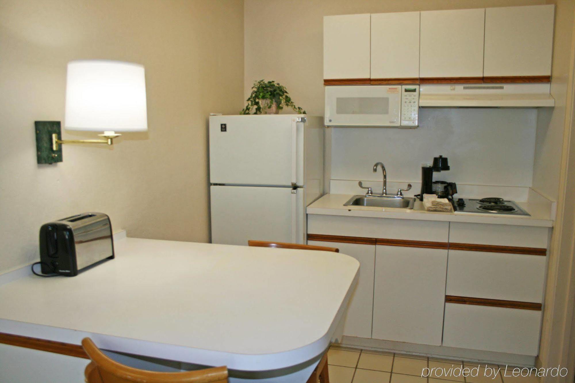 Hotel Extended America - - Perimeter Park South 2*